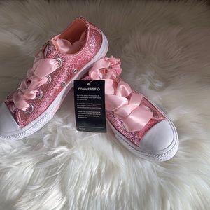 Little girl converse